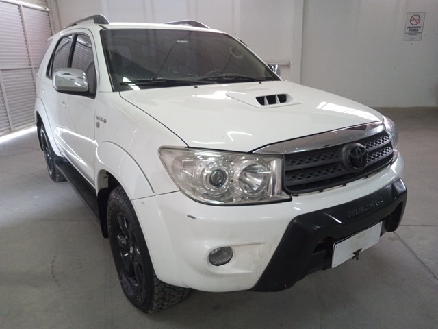 TOYOTA HILUXSW4 SRV4X4 2010-2010